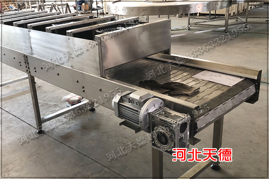 鏈板輸送機